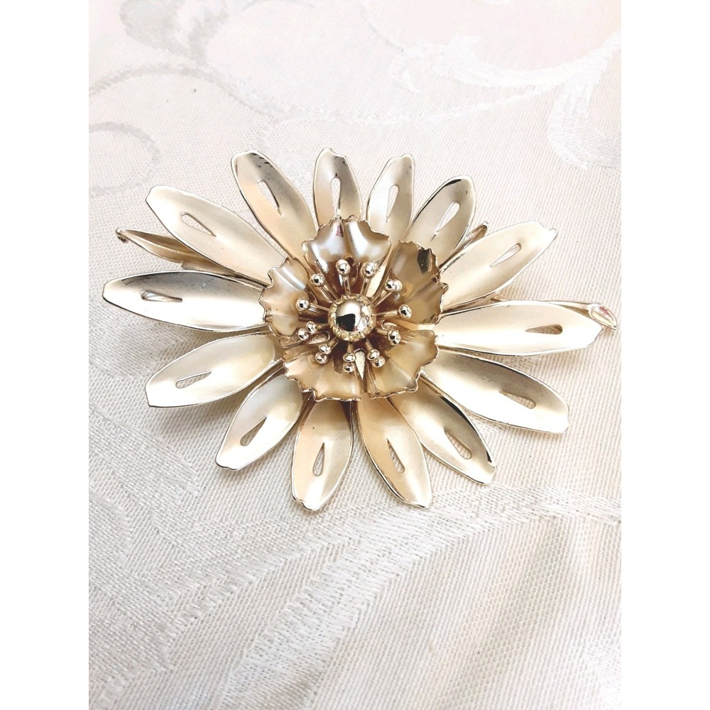 Vtg Coro Brooch Pin Light Gold Tone Flower Large Statement Matte Shine